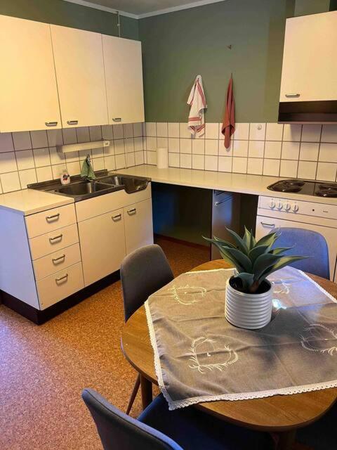Fin, Enkel Leilighet Med Nydelig Strand I Naerheten Apartman Amdals Verk Kültér fotó