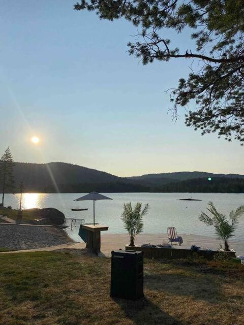 Fin, Enkel Leilighet Med Nydelig Strand I Naerheten Apartman Amdals Verk Kültér fotó